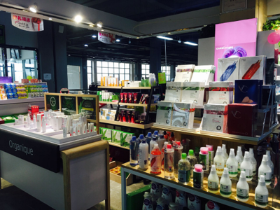 加盟“小资生活”化妆品店 专注服务，掘金美丽事业